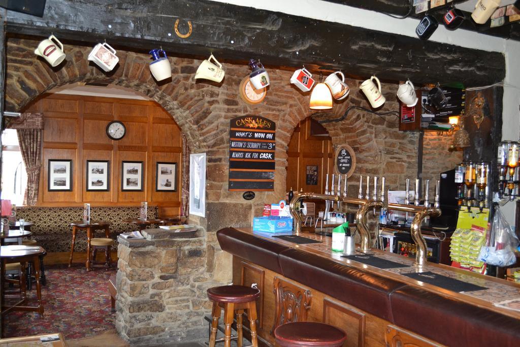 Oak Tree Inn Stanley  Exterior photo